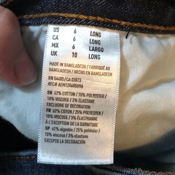 American Eagle Dark Washed Jeans - Picture 2 of 3